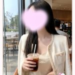 スタイル抜群で大人の色気を感じさせる女性です