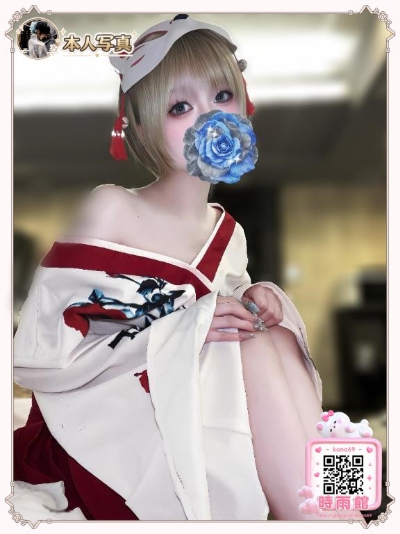 精巧でまるで洋娃娃のような妖精顔
