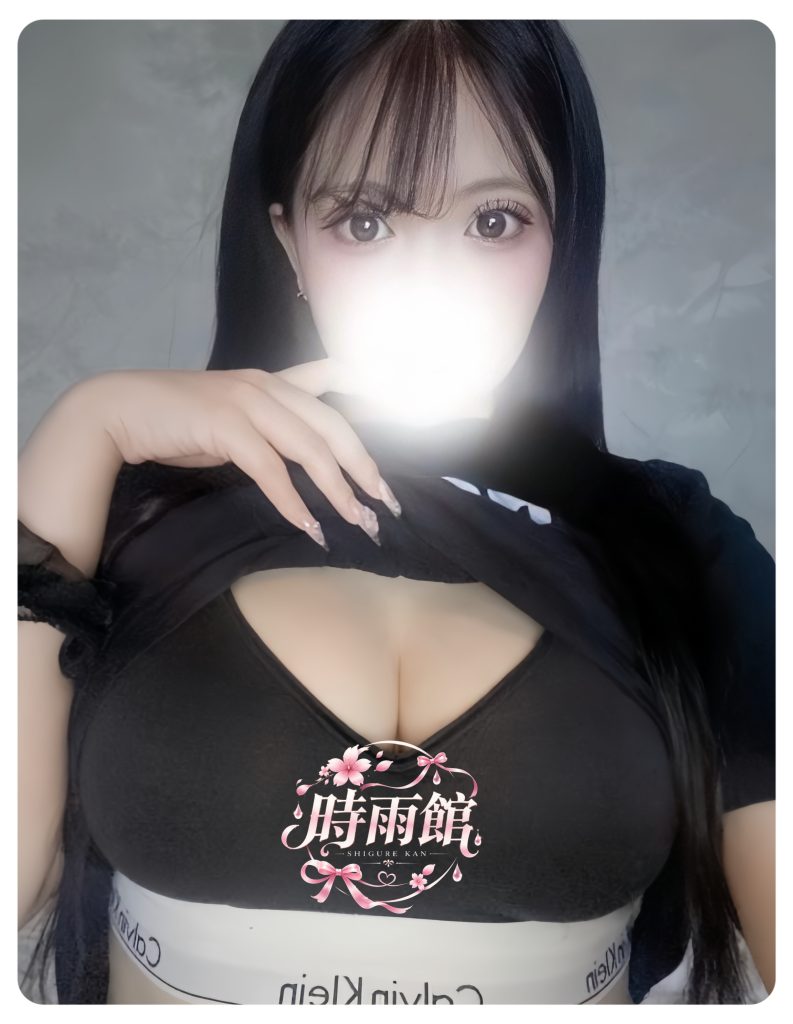 上品な雰囲気の大人系お姉さん、見た目は清楚な会計士タイプ