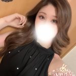 小柄で巨乳、典型的な人妻タイプ