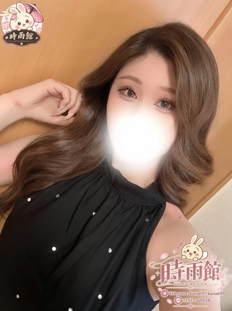 小柄で巨乳、典型的な人妻タイプ