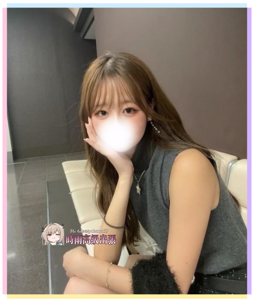 おしゃれで気質の良い甘いアパレル美女