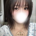 恥ずかしがり屋の色白少女、ギャップが魅力的