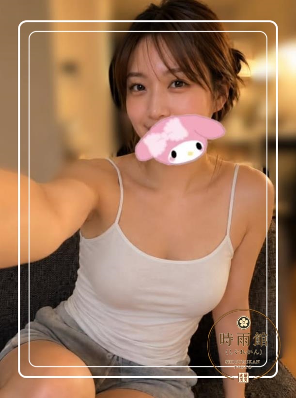 ちょっぴり悪戯なEカップ美女、視線で誘惑