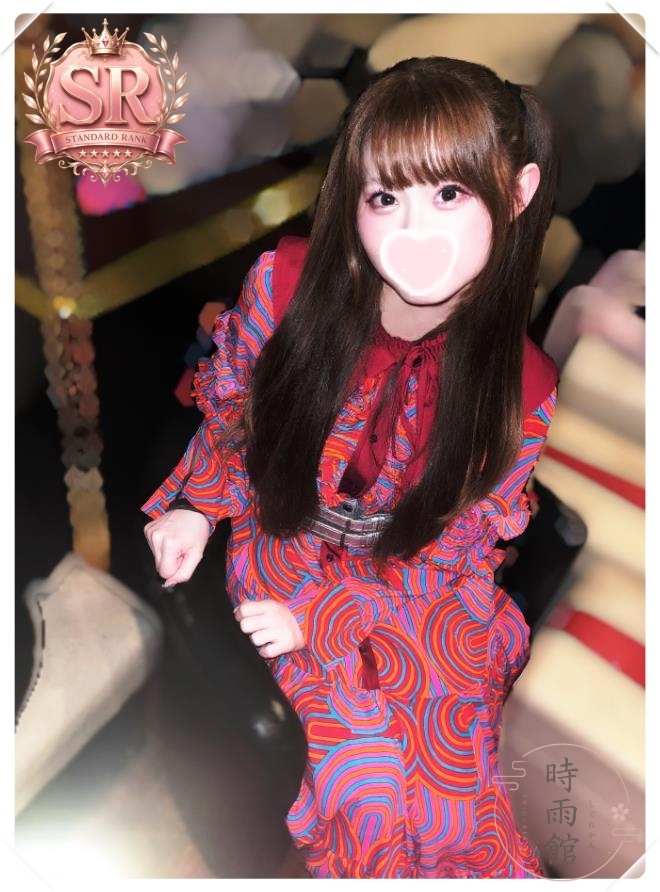 小柄でスタイルが良く、清楚で可愛らしい印象です