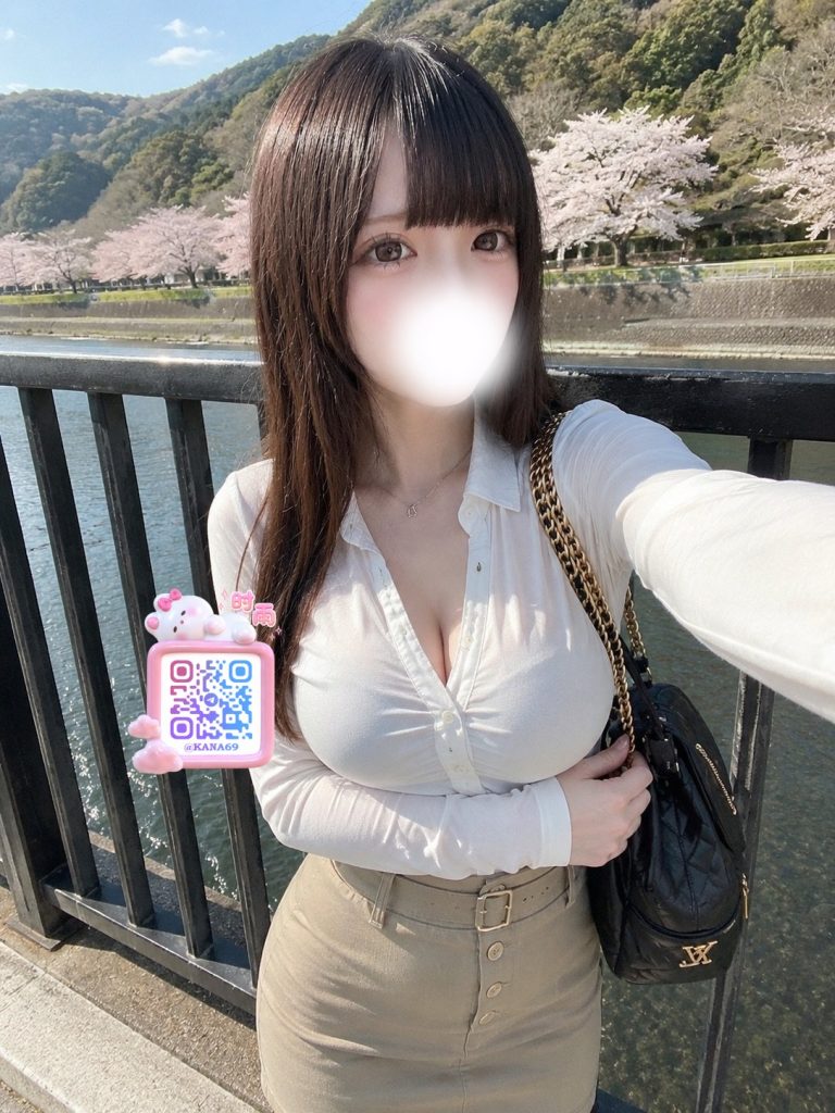 ミニ身長に隠されたFカップの驚異的反差ベビー